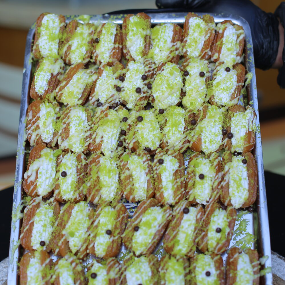 بلح قشطة بيستاشيو